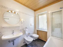 Two-Bedroom Apartment with balcony at the Saslong Cableway - Apartments Pivan